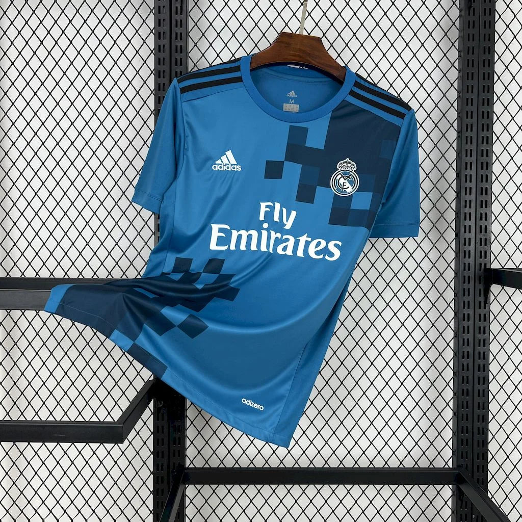 Real Madrid maillot foot 2017 2018 retro
