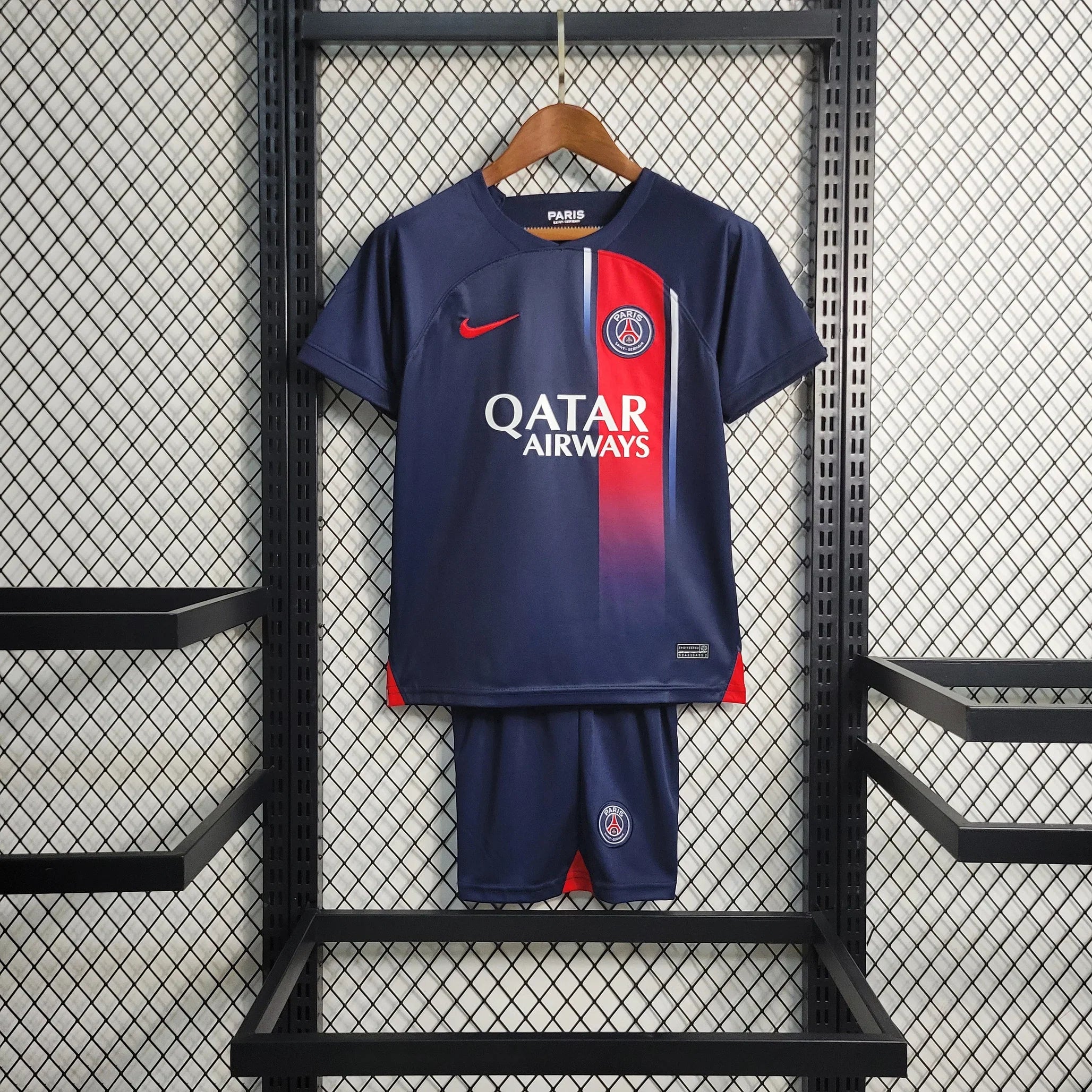 Paris 2023-2024 Kinder-Kit